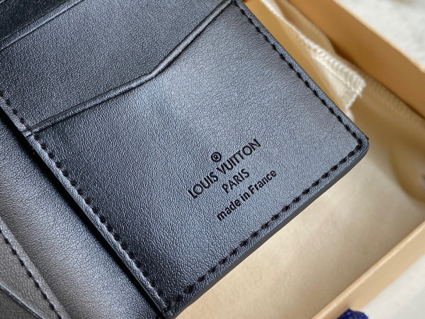 l0*is V*t0n pocket organizer