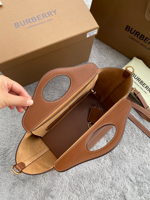 B**rry pocket tote