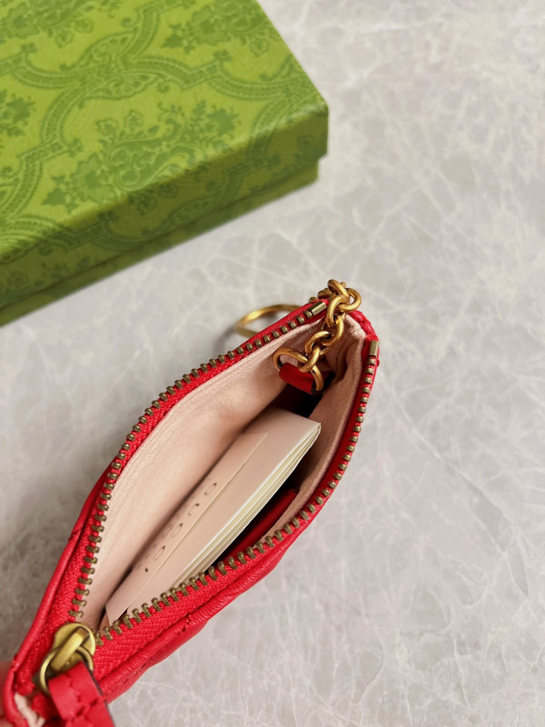 G*u*i gg marmont matelassé key case