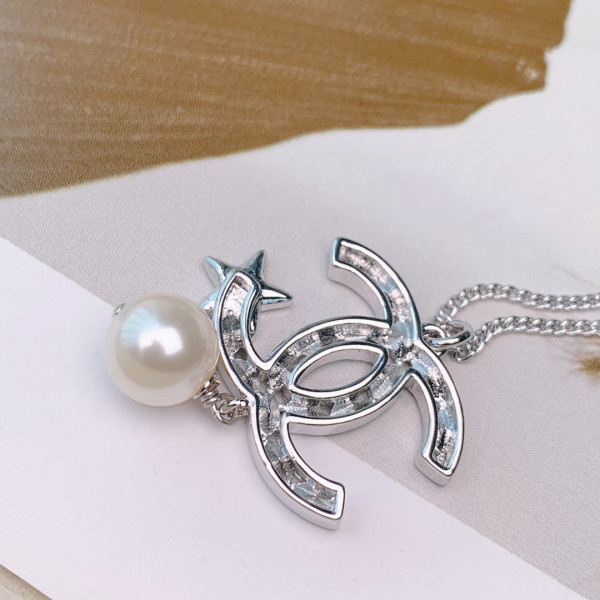 CL NECKLACE