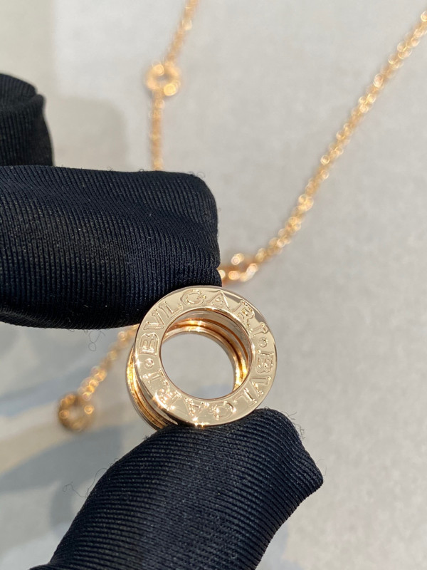 B*l*ai zero1 necklace