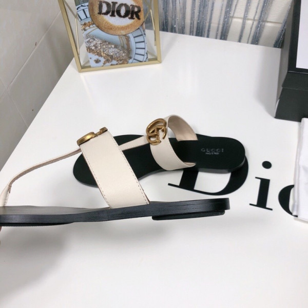 G*u*i leather thong sandal with double g