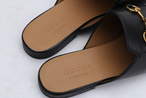 G*u*i princetown leather slipper