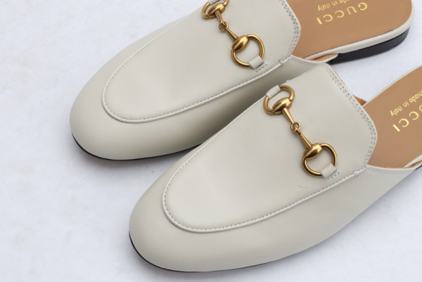 G*u*i princetown leather slipper