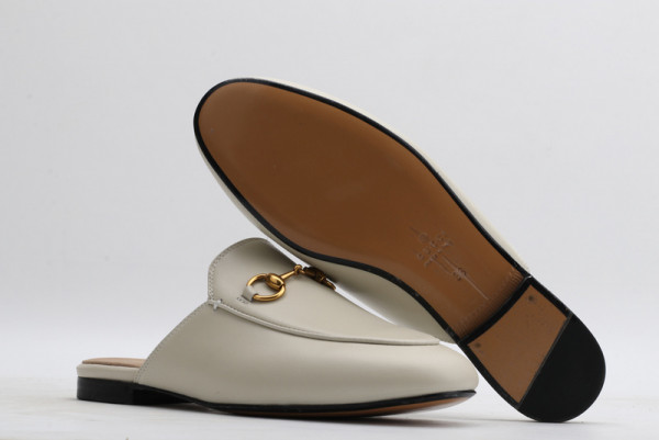 G*u*i princetown leather slipper