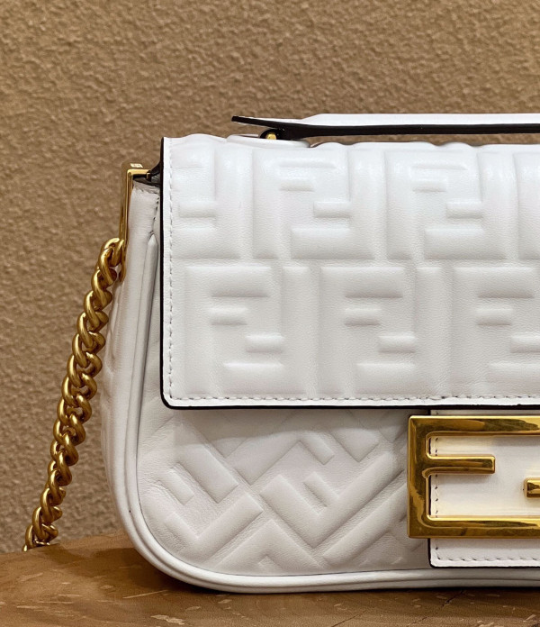 F**di baguette chain midi 397b98-24*14*7cm