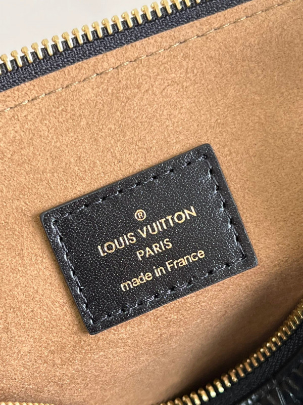 l0*is V*t0n coussin pm