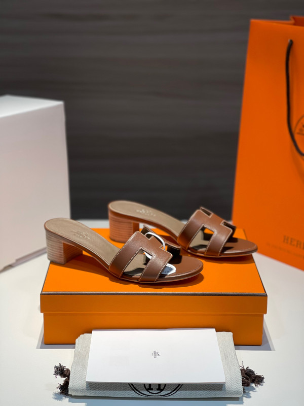 H**mes oasis sandal