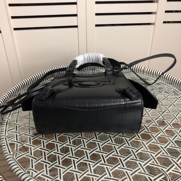 Ba*len*cia*ga neo classic mini top handle bag