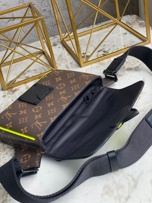 l0*is V*t0n s lock sling bag