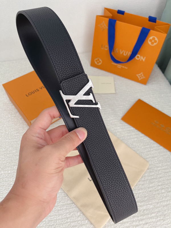 l0*is V*t0n belt