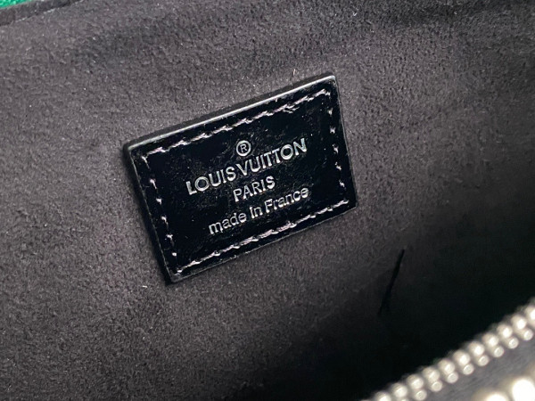 l0*is V*t0n coussin pm