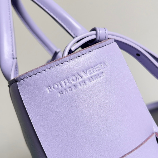 bo*te*ga Ve*ne*ta arco mini tote