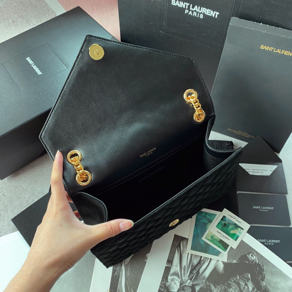 Y*L envelope medium bag