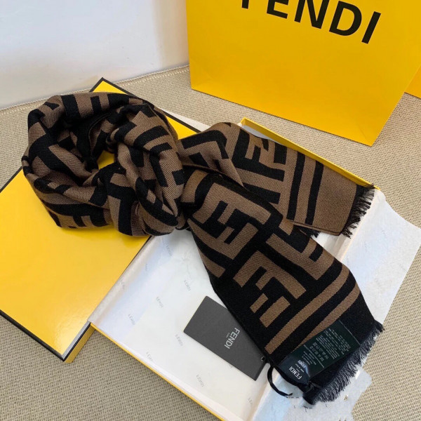 F**di scarf