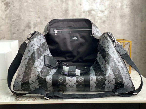 l0*is V*t0n keepall bandouliÈre 50