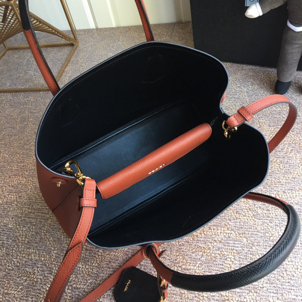 Pra*a double bag