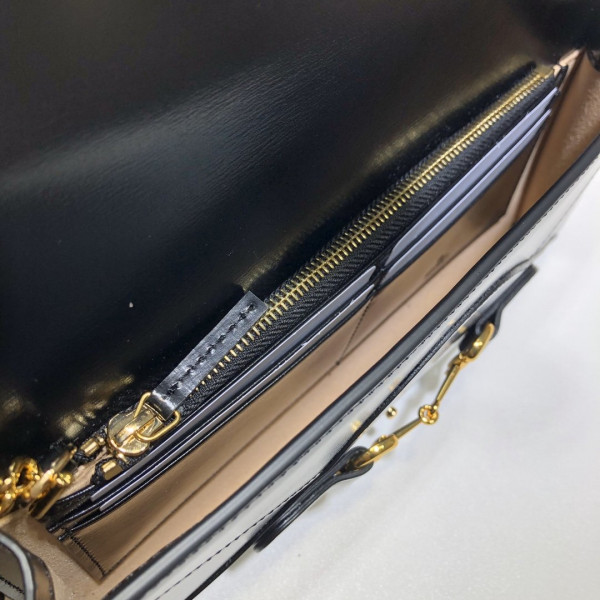 G*u*i 955 horsebit wallet with chain