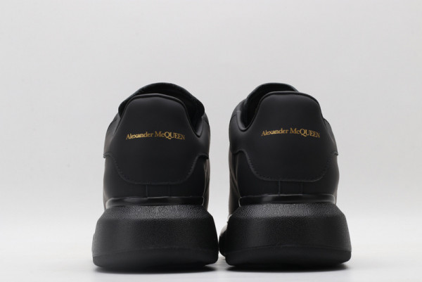 ale*d*r M*Q*en oversized sneaker