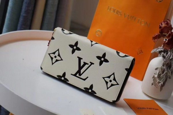 l0*is V*t0n zippy wallet