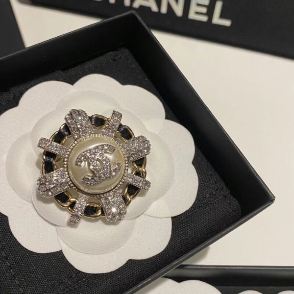 CL EARRINGS
