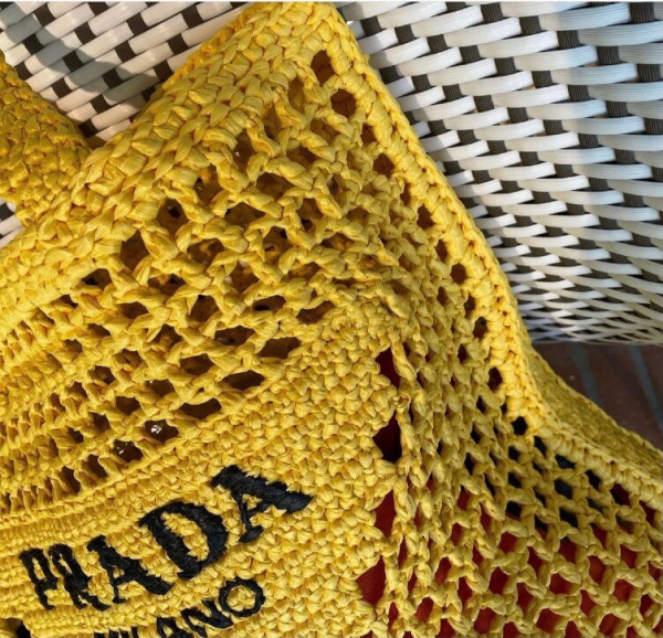 Pra*a raffia tote bag