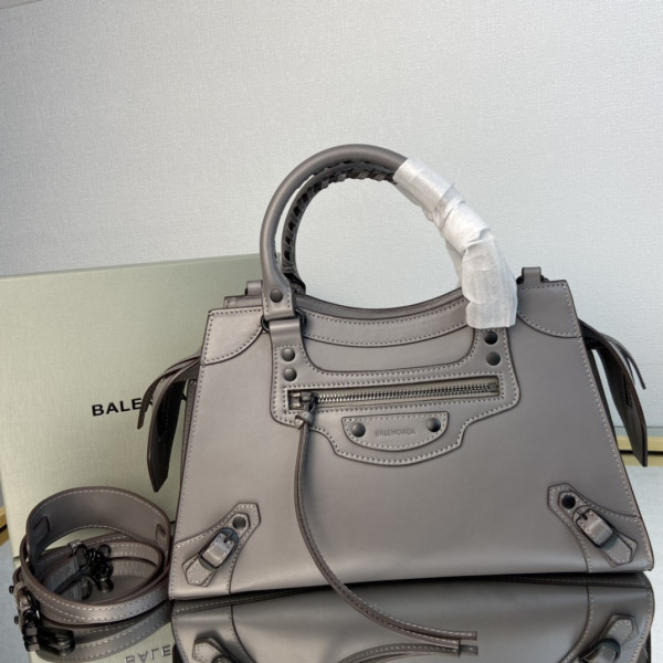 Ba*len*cia*ga neo classic small top handle bag