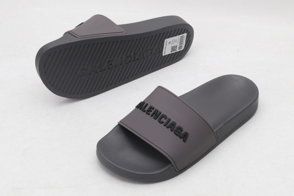 Ba*len*cia*ga pool slide sandal