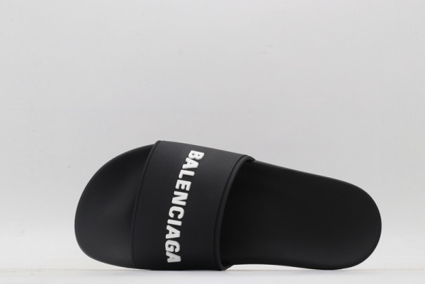 Ba*len*cia*ga pool slide sandal