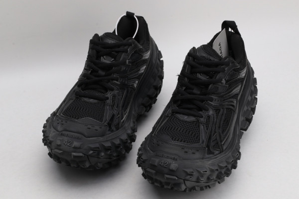 Ba*len*cia*ga defender sneaker