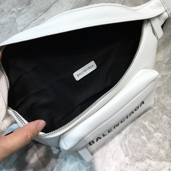 Ba*len*cia*ga everyday beltpack