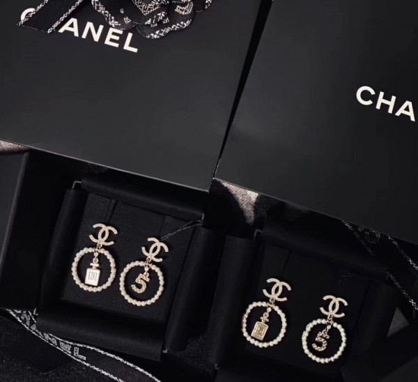 CL EARRING 2020