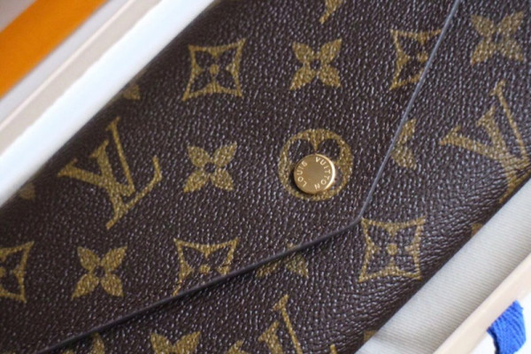 l0*is V*t0n sarah wallet
