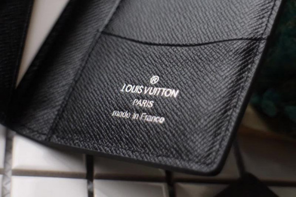 l0*is V*t0n pocket organizer