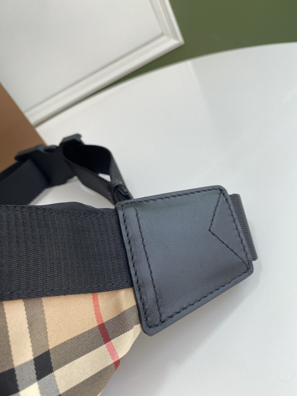 B**rry bum bag