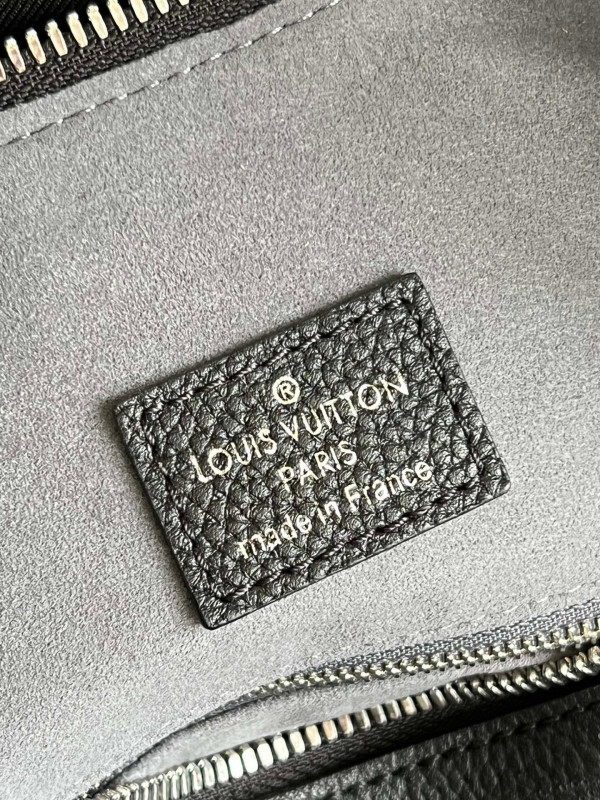 l0*is V*t0n why knot