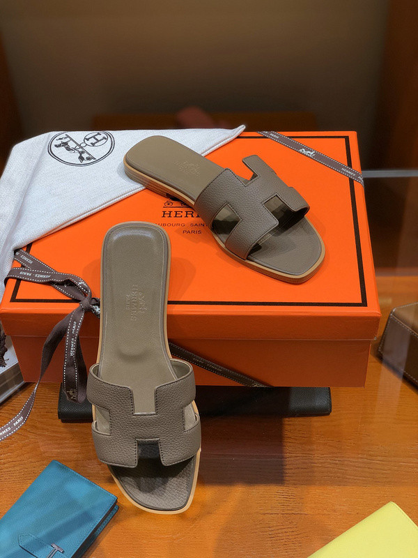 H**mes sandal