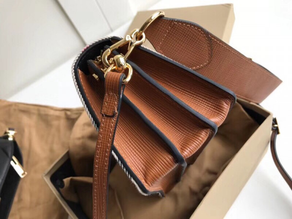 B**rry the buckle