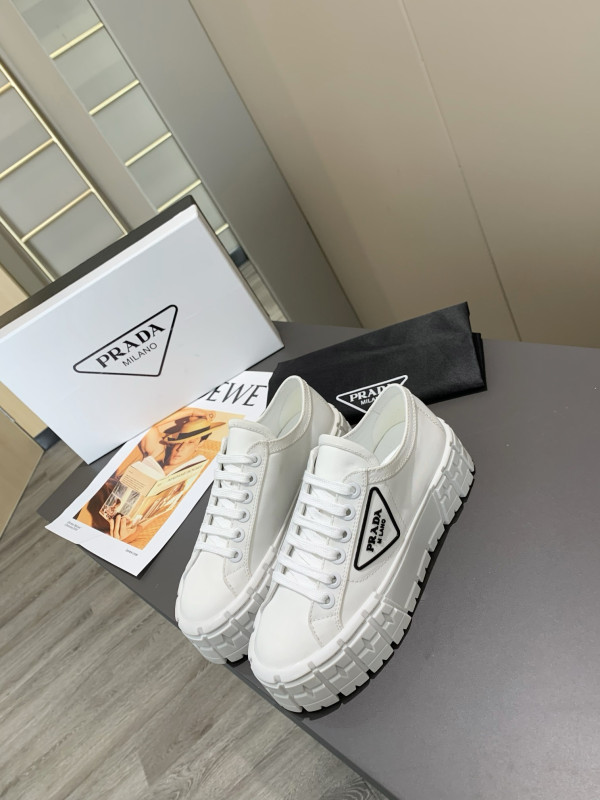 Pra*a sneakers