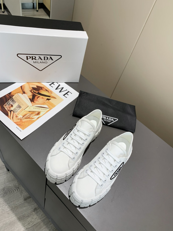 Pra*a sneakers