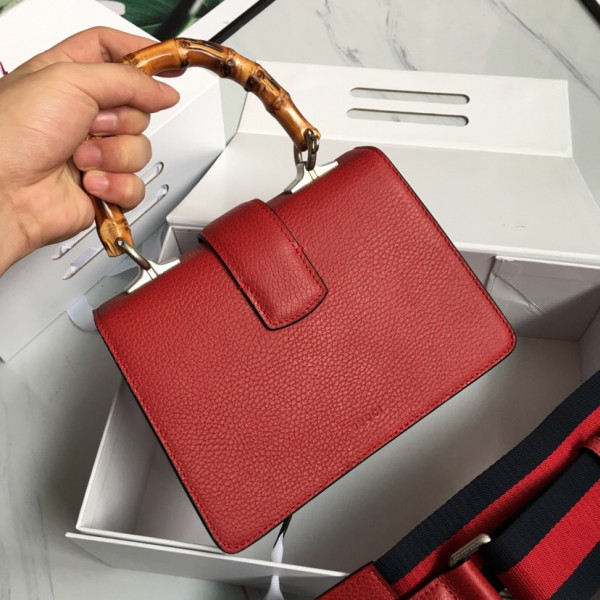 G*u*i bamboo bag
