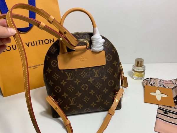 l0*is V*t0n backpack