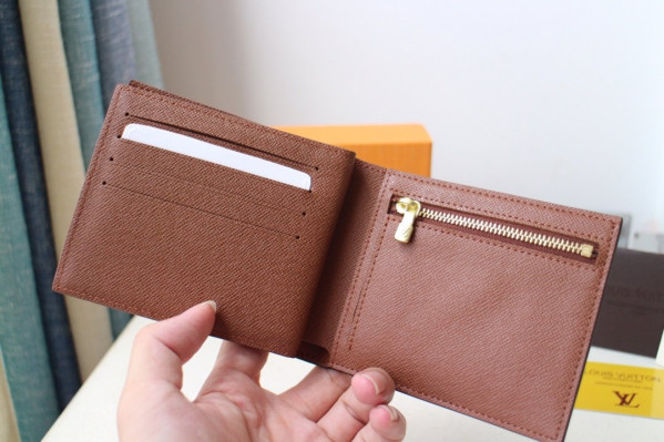 l0*is V*t0n amerigo wallet