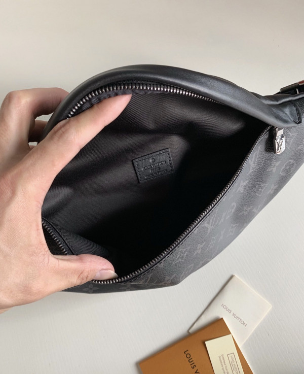 l0*is V*t0n discovery bumbag