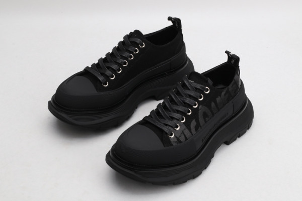 ale*d*r M*Q*en tread slick lace up