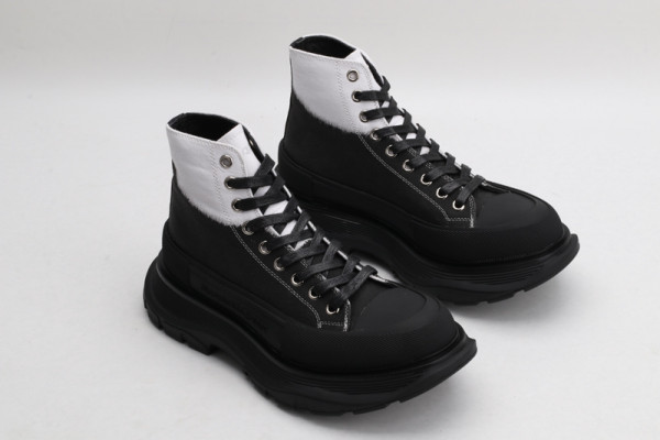 ale*d*r M*Q*en tread slick boot