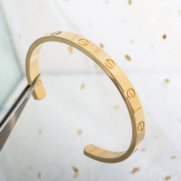 Ca*t*er bracelet