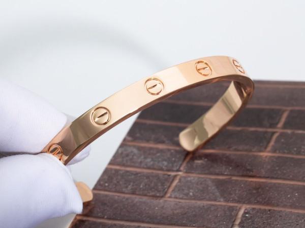 Ca*t*er bracelet