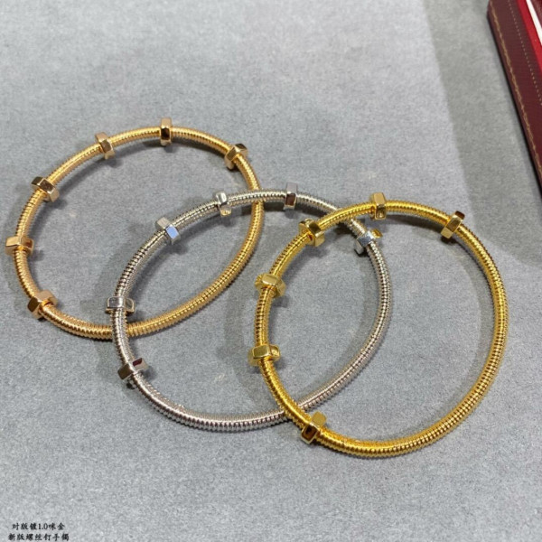Ca*t*er bracelet