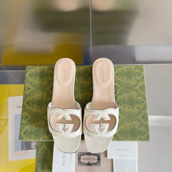 G*u*i  slide sandal